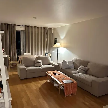 Apparemment Au Coeur De Париж