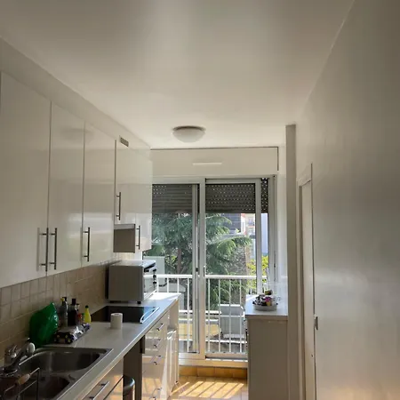 Apparemment Au Coeur De Paris